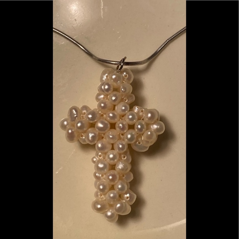 💛 Vintage Beautiful fresh water pearl cross pendant. No chain.